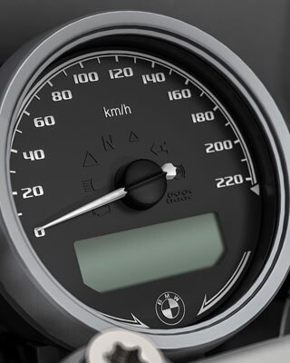 Vemos el velocímetro de instrumentos redondo de la R nineT Urban G / S.