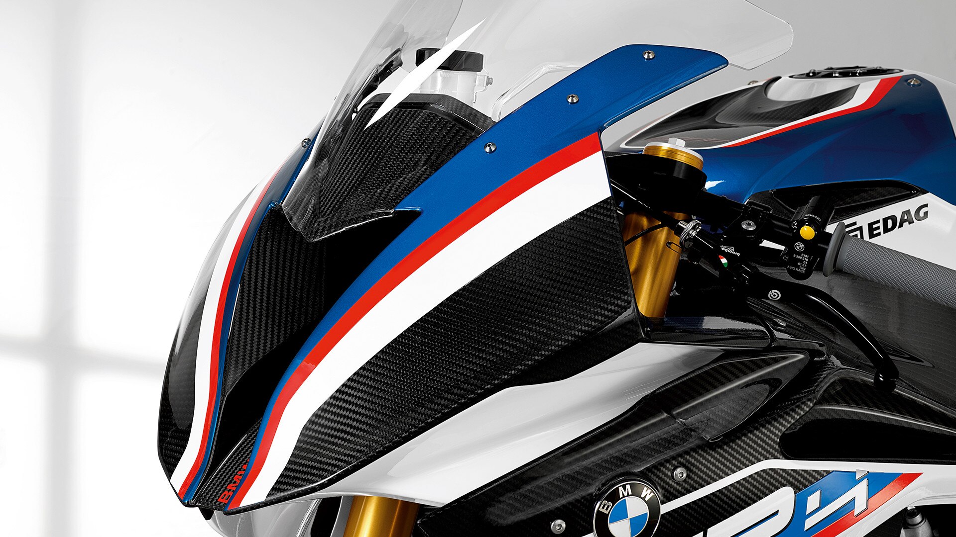 Parte delantera de carbono de la HP4 RACE