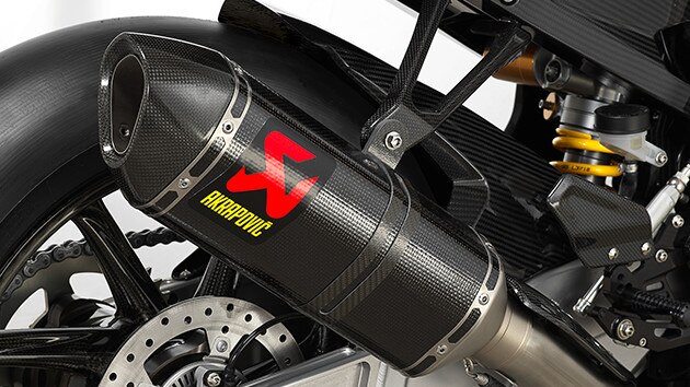 Sistema de escape Akrapovič de la HP4 RACE íntegramente de titanio