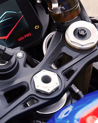 BMW RR - Nuevo DDC (Dynamic Damping Control)